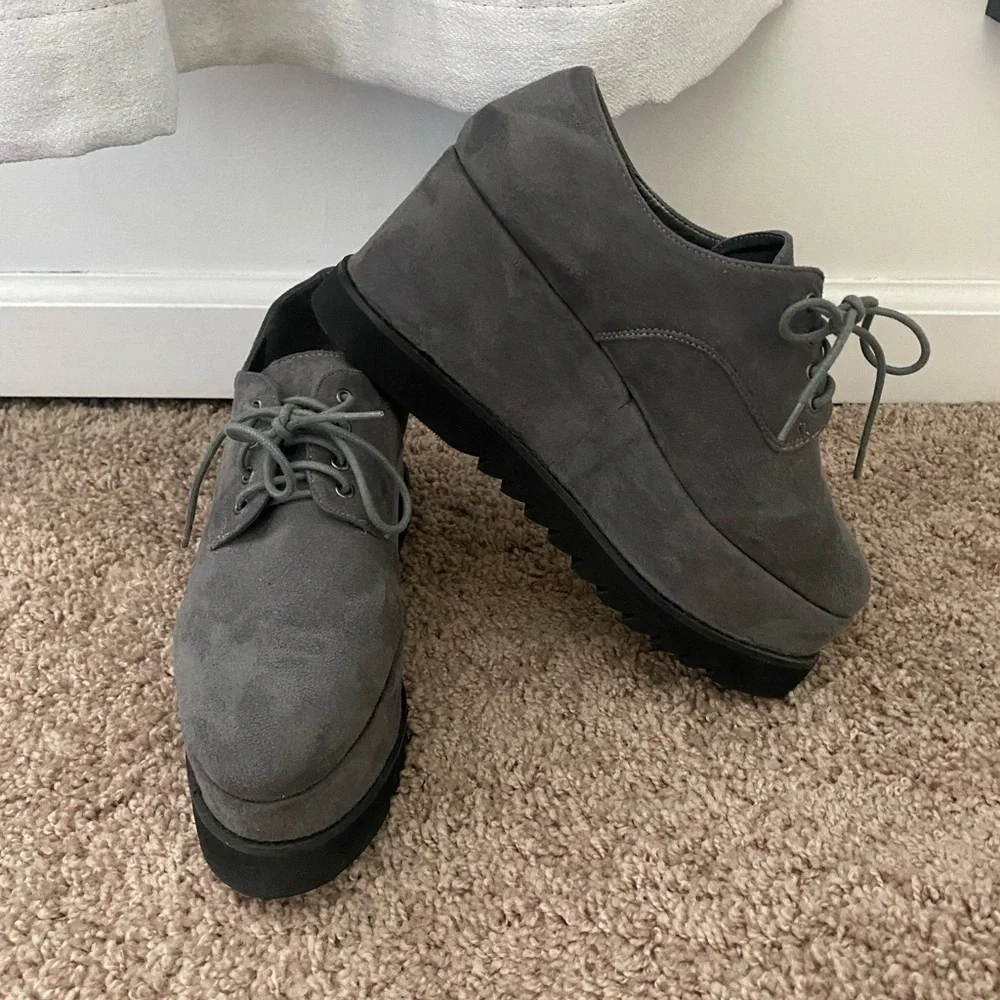 Platform sneakers - Picture 1 of 4